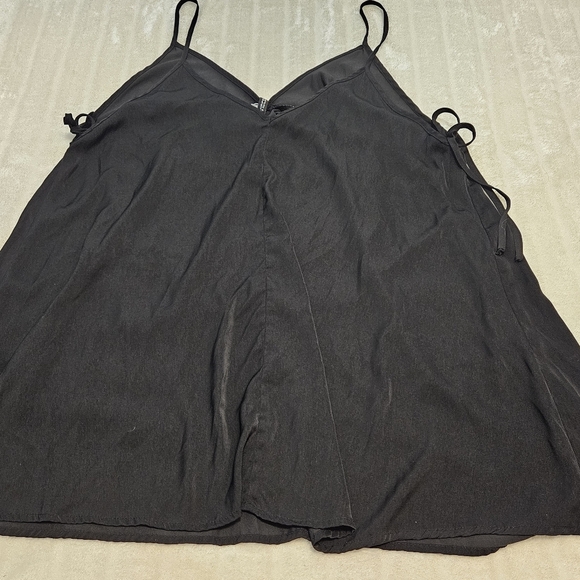 BOGO Free🦋 Divided Black Camisole Style Top - Picture 12 of 12